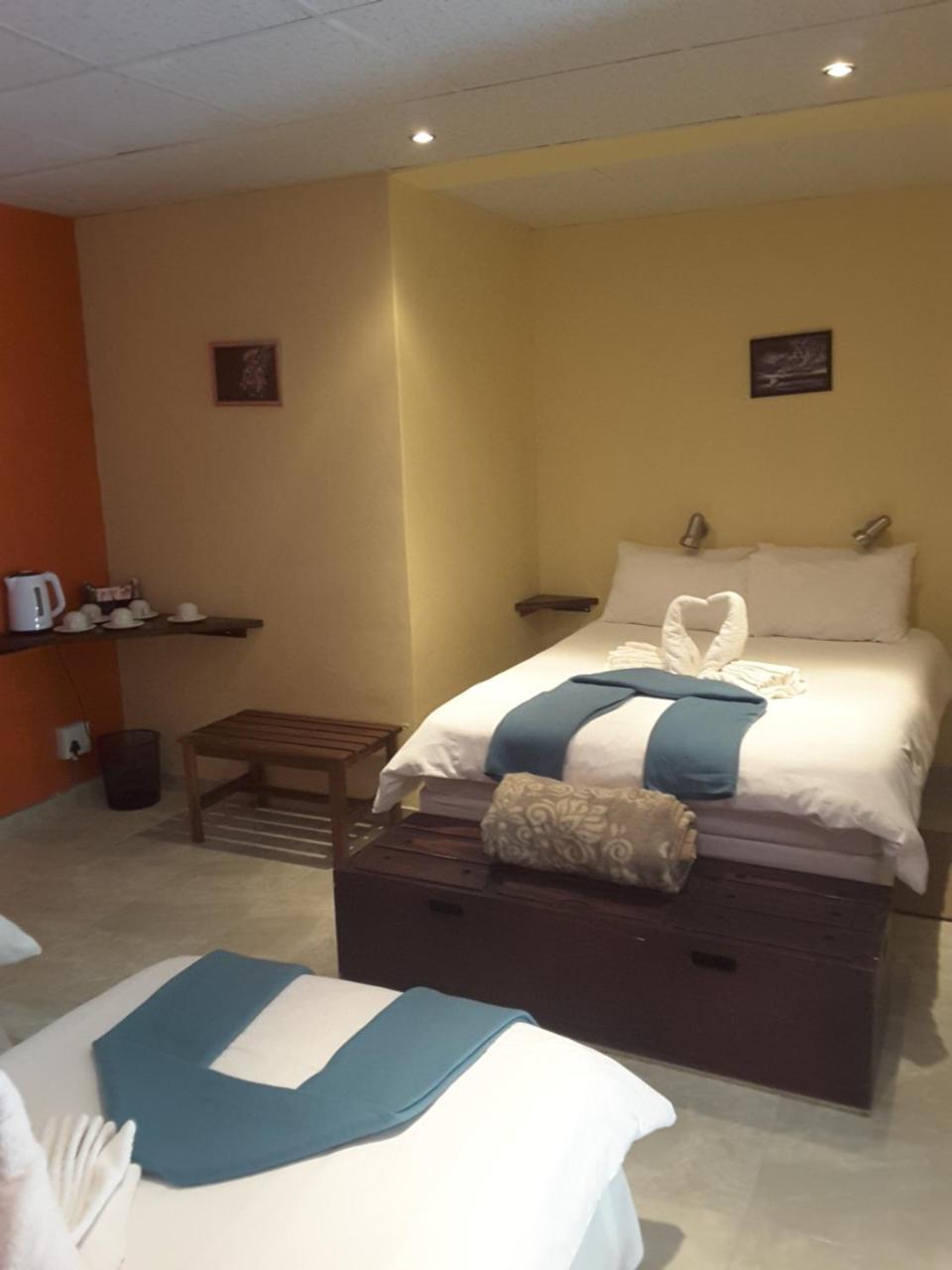 Melissa'S Guest House Kamanjab Екстер'єр фото